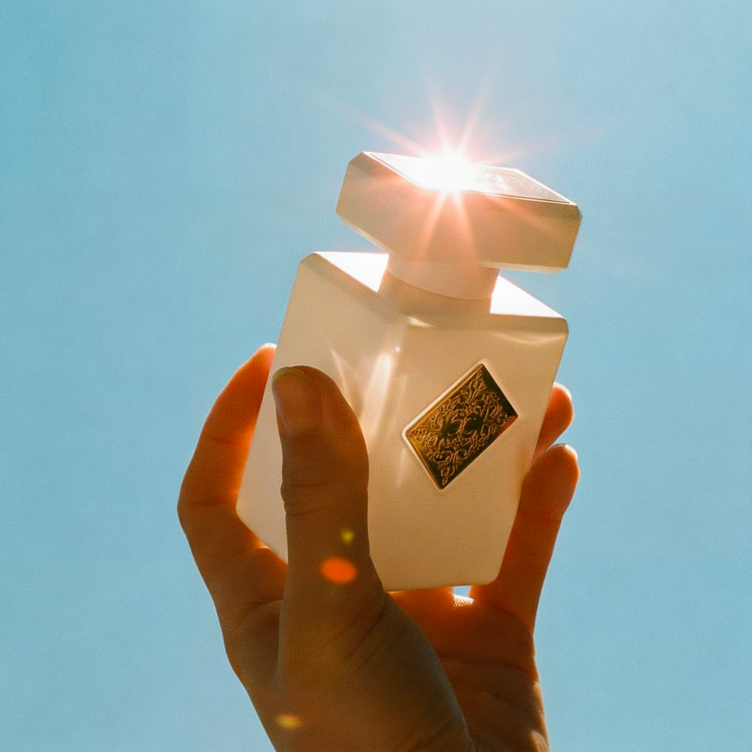 Lift Me Up на INITIO Parfums Privés: ароматът, който улавя слънцето